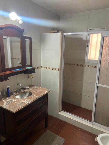 Casa + Dto Av Peñaloza 3900