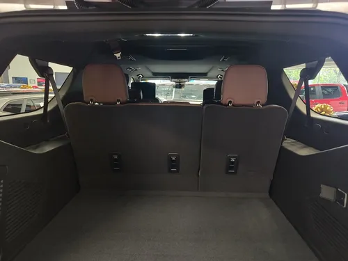 Chevrolet Suburban 6.2 High Country 4X4 At