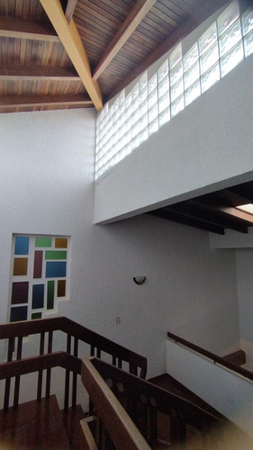 Urbanizacion Club De Campo. San Antonio De Los Altos