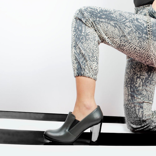 Imagen 7 de 7 de Zapatos De Mujer De Cuero Gris Magnalio - Ferraro -