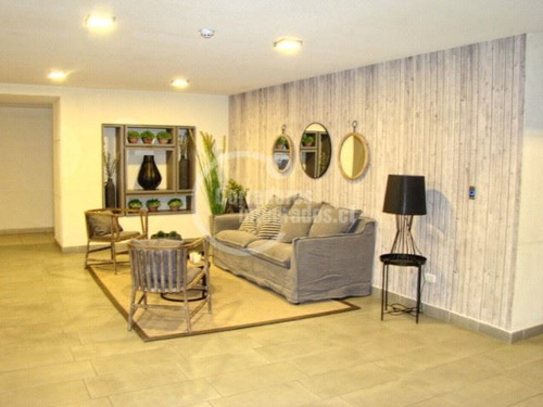 Departamento En Venta De 2 Dorm. En Macul