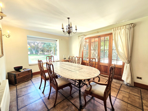 Amplia Casa: Ideal Para Familias Grandes