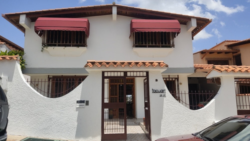 Imagen 2 de 30 de Casa En Venta En La Urb Los Naranjos Calle Cerrada 22-25494e