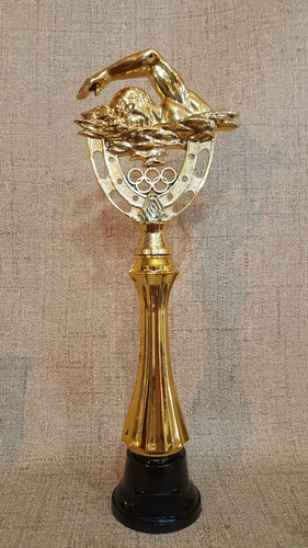 Trofeo Plástico Natación Grande Columna Alta 31 Cm Souvenir