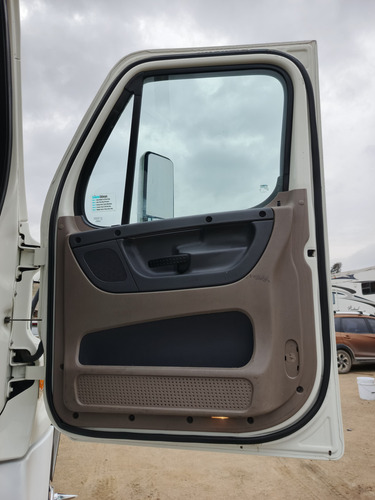Camion Importado Para Placas Federales Especial Para Volteo