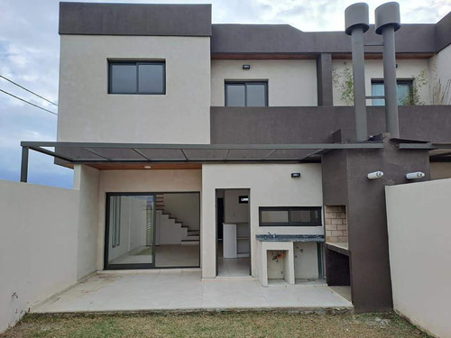 Duplex En Venta Terrazas De Manantiales - 3 Dormitorios - Mj