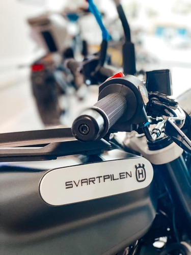 Imagen 7 de 17 de Husqvarna Svartpilen 200 0km 2023