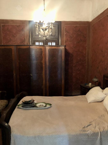 Excepcional Chalet De Estilo Sobre Lote Doble - Venta Directa!!