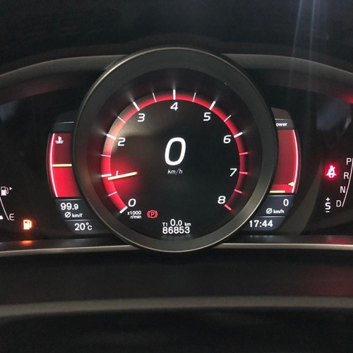 Volvo V40 2.0 T4 Momentum Gasolina 4p Automático