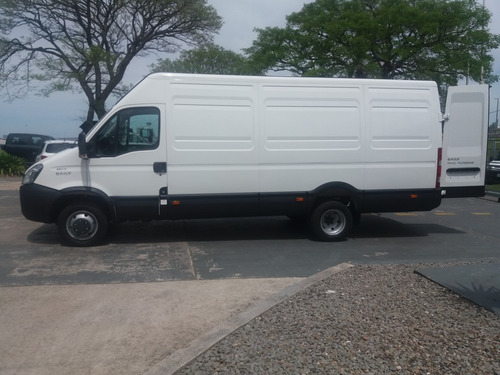 Iveco Furgon/pasajeros 55c17- Buceo Car´s