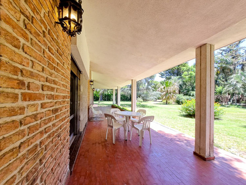 Casa En Venta · 7 Ambientes · 3600 M2 · Jardín · Quincho · Piscina