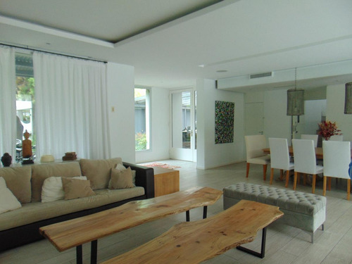 Imagen 6 de 30 de Moderna Casa En Venta 4 Dormitorios. Las Lomas-jockey. San Isdro