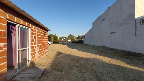Imagen 3 de 13 de Dos Casas Prefabricadas Y Quincho A Terminar