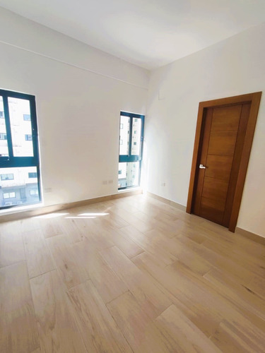 Apartamento Con Vista Espectacular En Edificio 100% Familiar (no Airnbn) Cod. 38206
