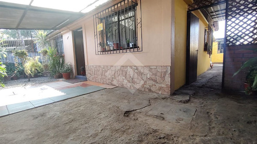Casa En Venta De 4 Dorm. En Maipú