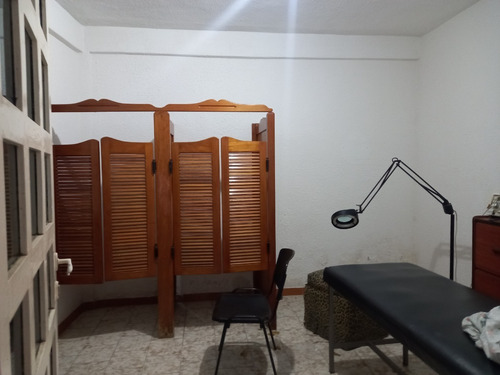 Imagen 10 de 25 de Amplio Local Comercial Con Vivienda De 3 Niveles En San Juan De Los Morros.23-6759 Yinett A.