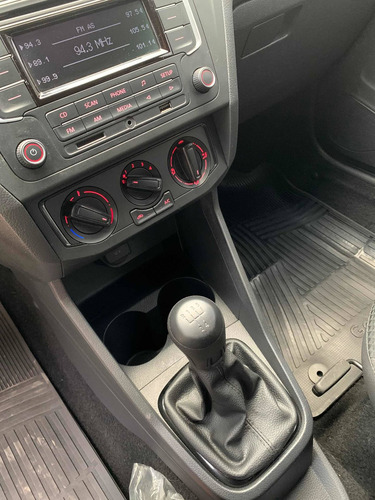 Imagen 12 de 16 de Volkswagen Gol Trend 1.6 Trendline Automania