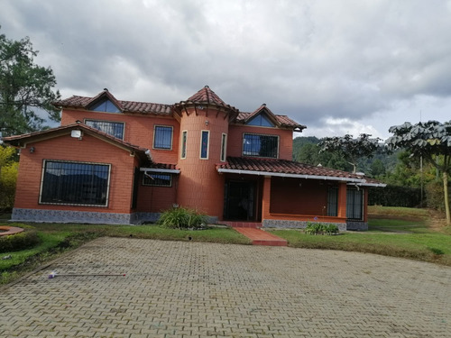 En Venta Casa Finca En Exclusiva Parcelación, En Guarne