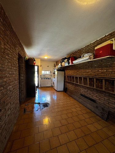 Hermoso Chalet, Excelente Esatdo De Conservación.