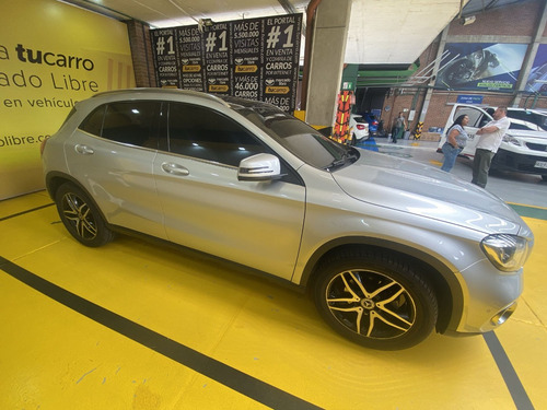 Imagen 10 de 25 de Mercedes Benz Clase Gla 200 Urban 1.6