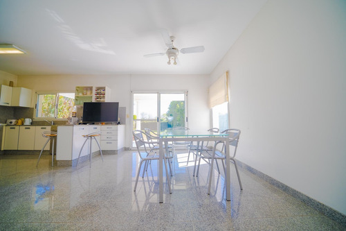 Imagen 7 de 30 de Alquiler Casa 6 Amb. En B. Cerrado Los Laureles