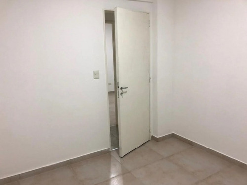 Imagen 2 de 10 de Departamento En Venta En Moron