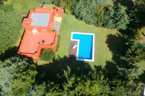 Excelente Casa En San Joaquín.