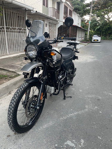 Himalayan 411 Modelo 2022 Se Encuentra Al Día