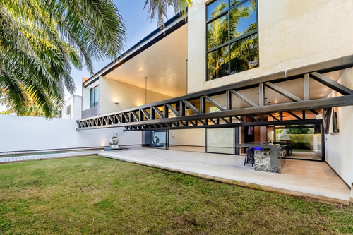 Casa En Venta Merida, Fraccionamiento Montecristo, Entrega Inmediata.