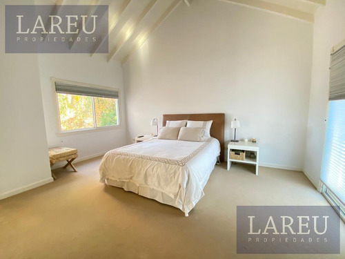 Imagen 15 de 30 de Casa En Venta - Club De Campo Pueyrredon