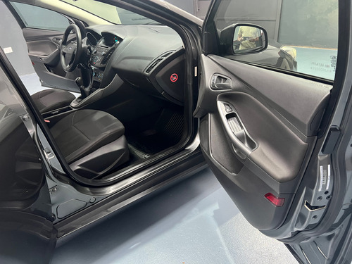 Ford Focus III 1.6 Sedan S