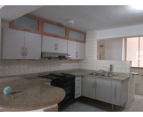 Se Alquila Apto 136m2 3h/3b/1e+ 1c, Urb. Santa Fe Sur Baruta