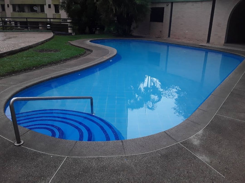 Imagen 4 de 13 de Apartamento En Alquiler En Altos Del Mirador Av. Cuatricentenaria