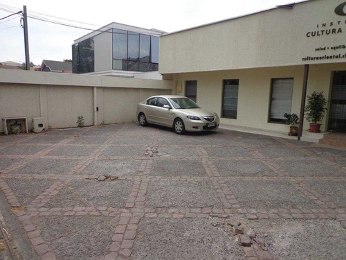 Casa Con Gran Terreno / Con Destino Comercial