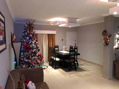 Imagen 3 de 12 de Casa Con Piscina En Venta Barata En Maracaibo