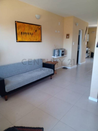Imagen 7 de 25 de Paseo 137 E/1 Y 2 Villa Gesell, Departamento Amueblado En Venta De 2 Dormitorios