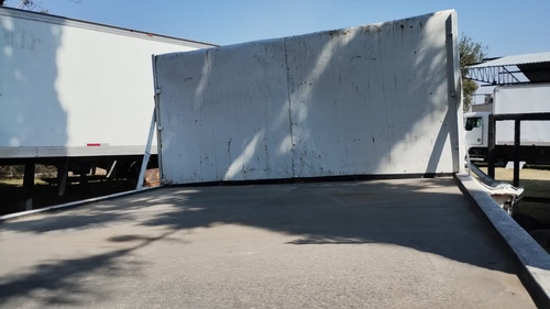 Plataforma Desmontada De Una Chevrolet 3 1/2