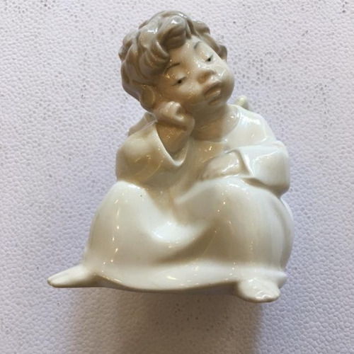 Porcelana Española Lladró Angelito Sentado