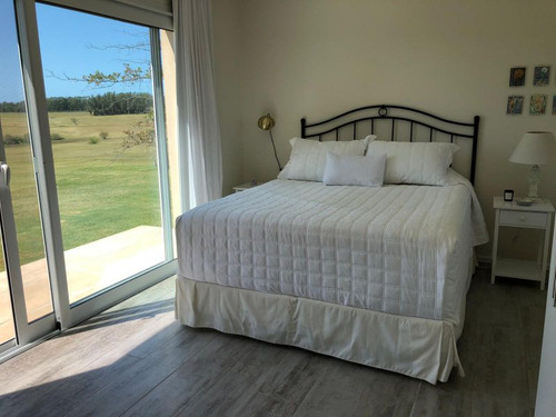 Casa En Venta De 6 Dormitorios En Laguna De Los Cisnes (ref: Bpv-5365)