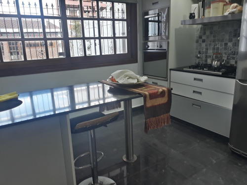 Imagen 4 de 14 de Venta Casa 4 Dormitorios / 55 Entre 22 Y 23 / Piscina
