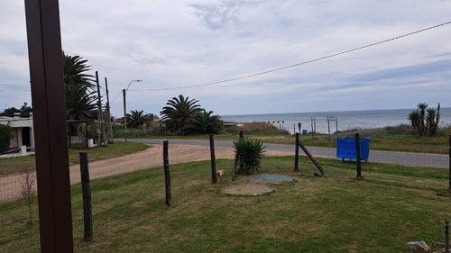 Frente Al Mar