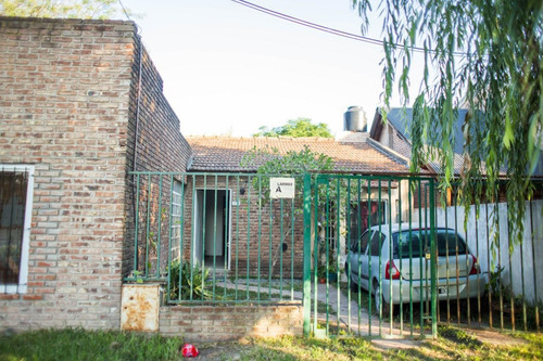 Imagen 1 de 8 de Cañuelas -casa En Venta