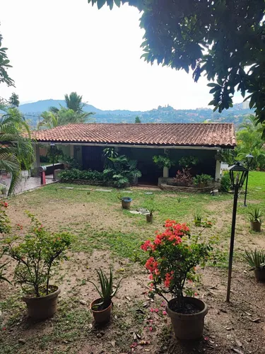 Prado Del Este (fm)