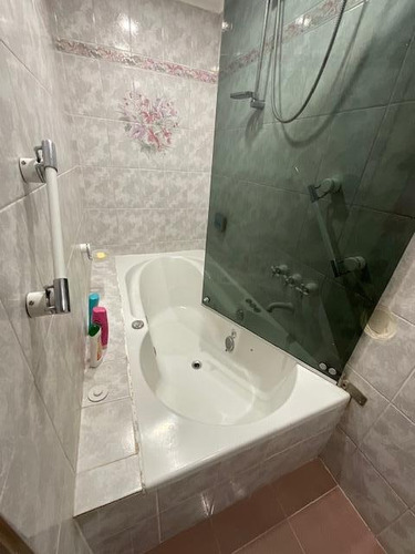 Imagen 16 de 30 de Ph En Barrio Cerrado - Muy Buenas Instalaciones, Gran Piscina Comunitaria - Acceso Con Vigilancia 24 Hs - Listo Para Mudarse