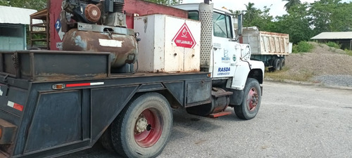 Ford L8000