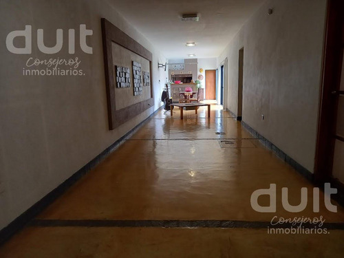 Casa En Venta 3 Dormitorios, Pileta Barrio Alejandro Centeno