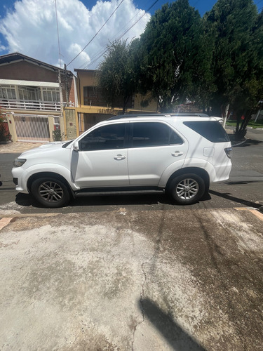 Toyota Hilux SW4 3.0 Srv 7l 4x4 Aut. 5p