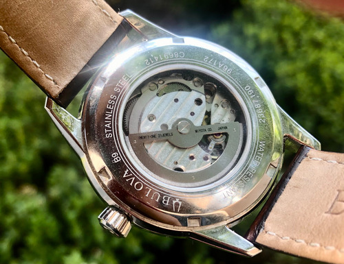 Reloj Bulova Corazón Abierto Automático Café Acero Hueso (Usado)