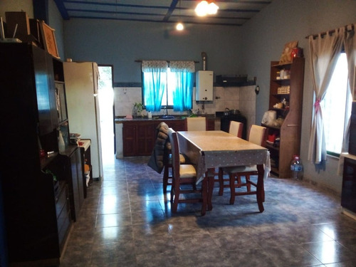 Remax Vende Casa En Barrio Las Palmas