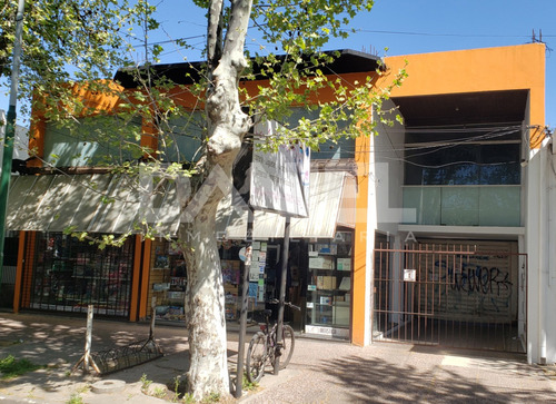 Excelente Local Comercial Con Oficina Y Cocheras Ituzaingo Sur